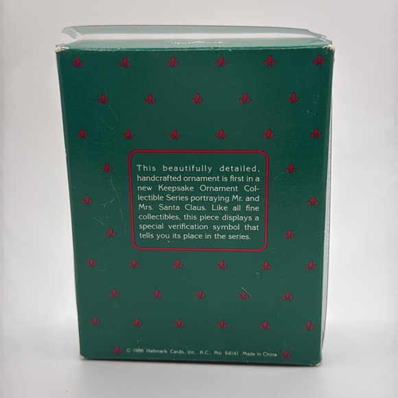 Hallmark Mr. & Mrs. Claus First in Series of Ten Merry Mistletoe Time Dated 1986 - Picture 9 of 10